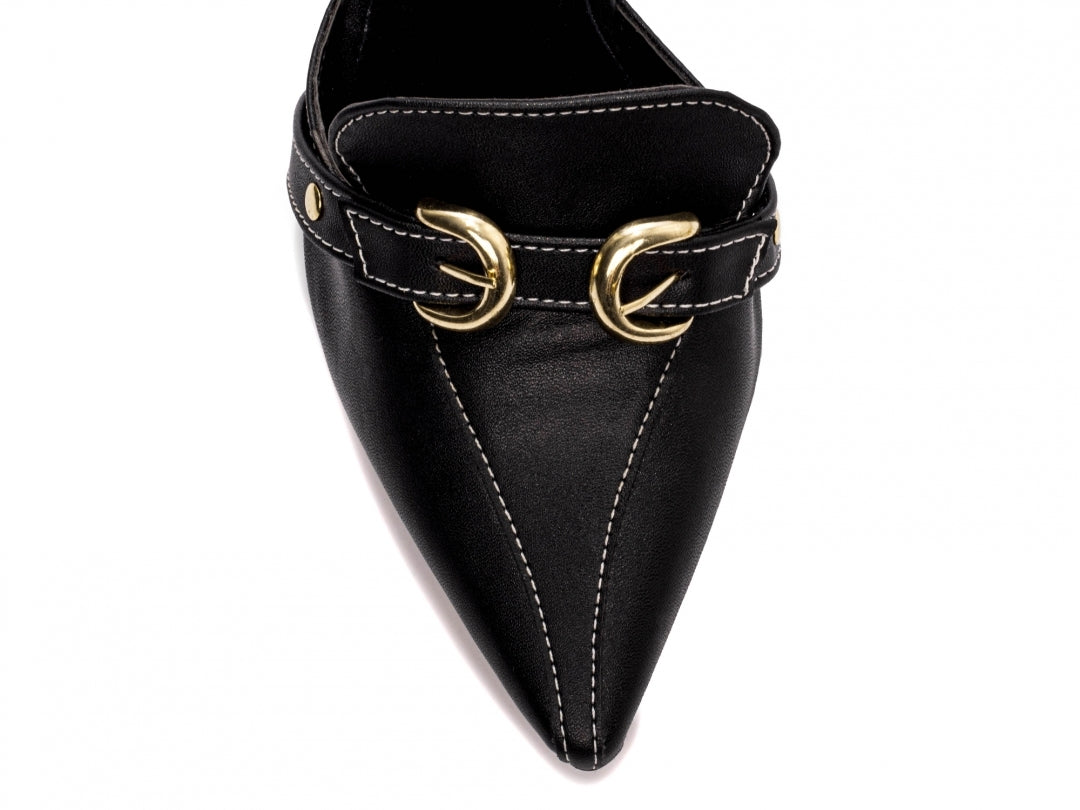 Scarpin Mule Preto com Detalhes Dourados