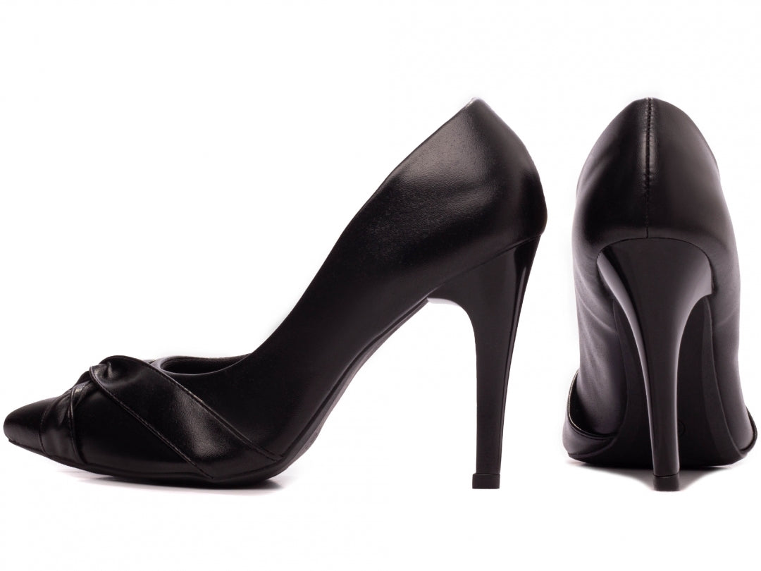 Scarpin Bico Fino Preto com Tiras em Nó
