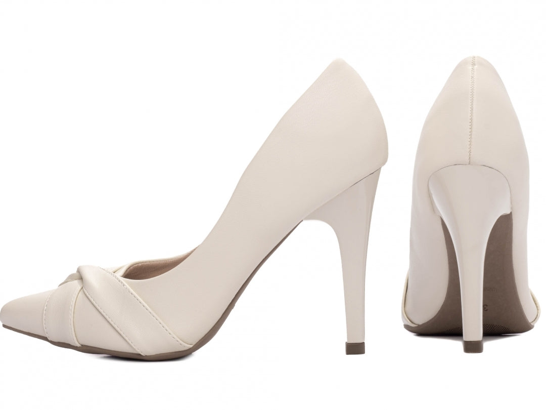 Scarpin Bico Fino Off White com Tiras em Nó